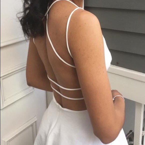 Super cute white Lulu’s dress. - Picture 3 of 4